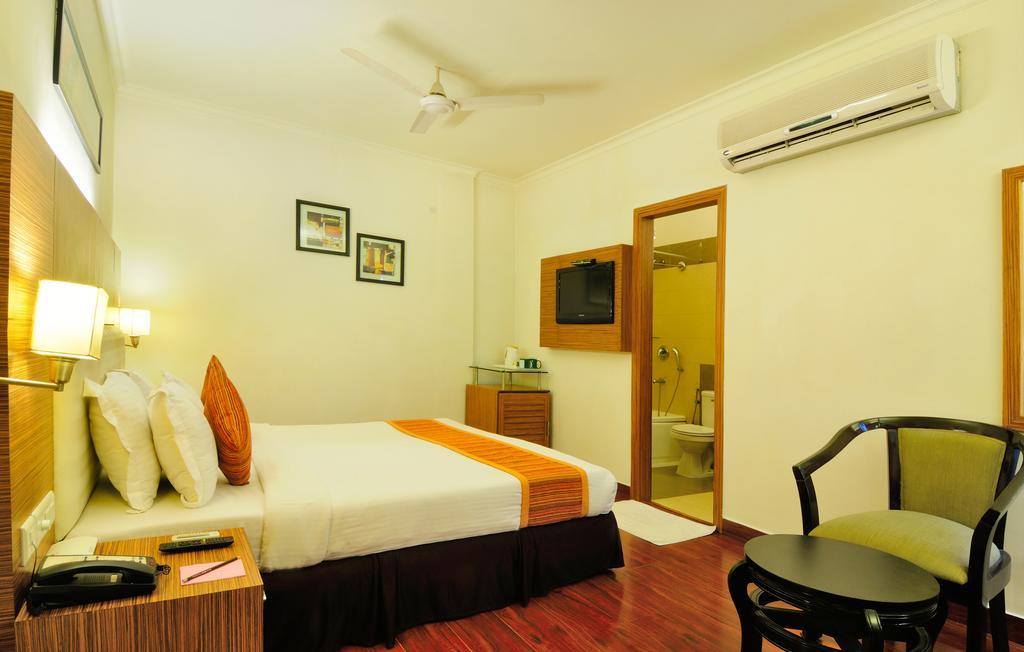 Crossroads Hotel คูร์เคาน์ ภายนอก รูปภาพ