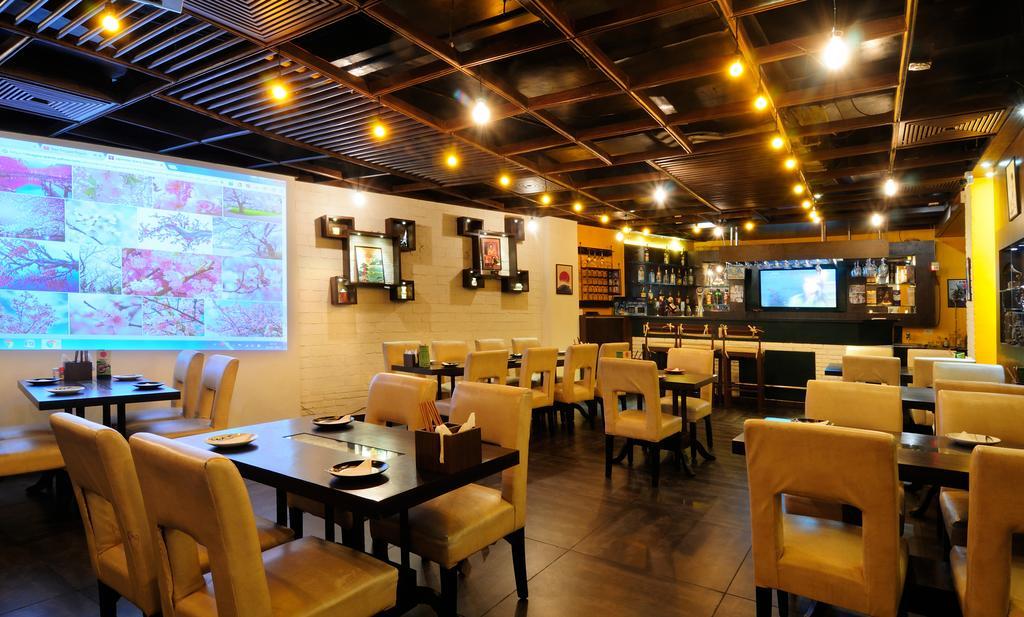 Crossroads Hotel คูร์เคาน์ ภายนอก รูปภาพ